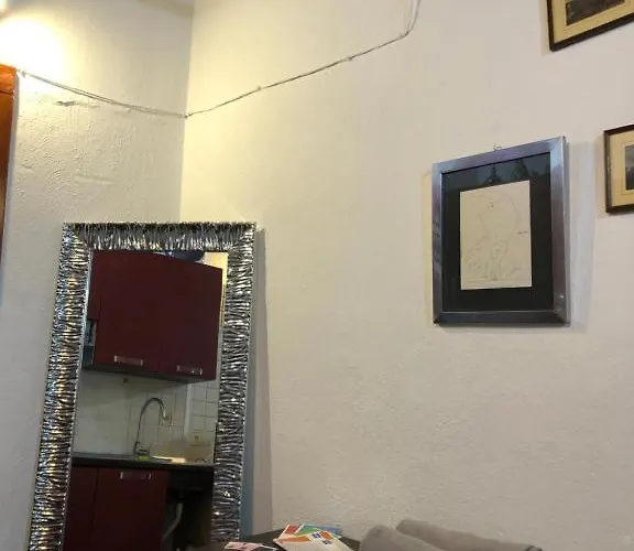 Nicolaiano Howme * Bari