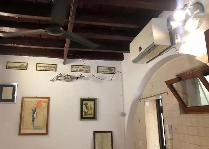 Nicolaiano Howme * Bari